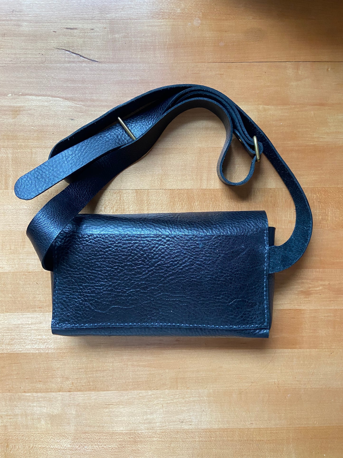 Selby Sling Bag - Black